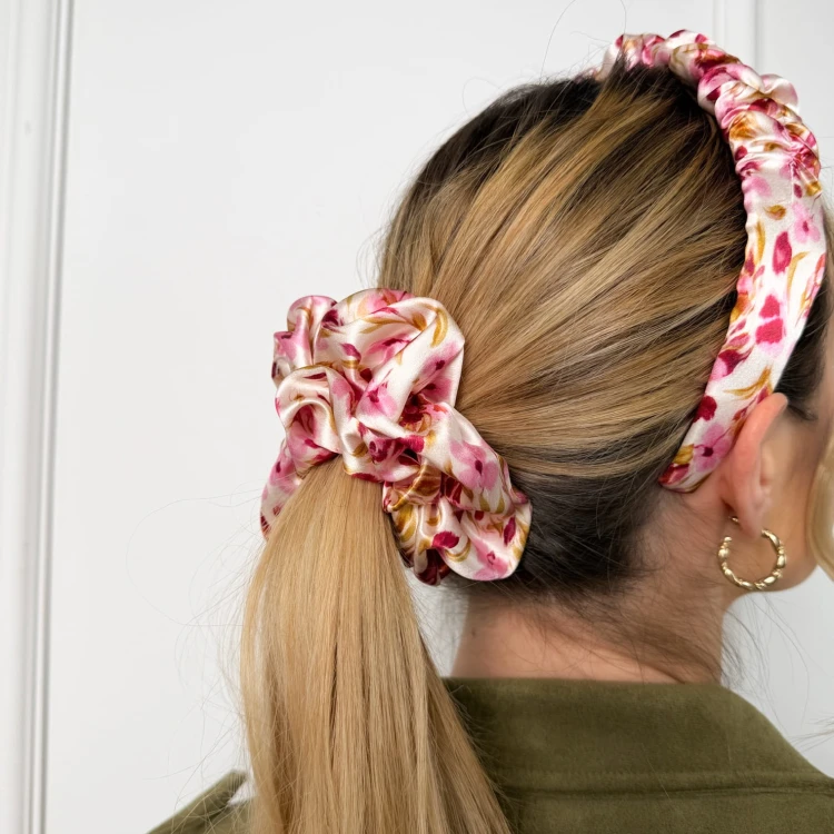 JEDWABNA-SCRUNCHIE-MAXI-BLOOM (1).jpg
