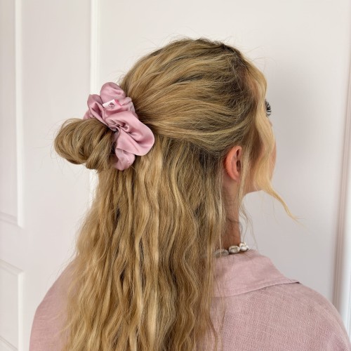 MEDIUM-SCRUNCHIE-BLUSH-PINK (1).jpg