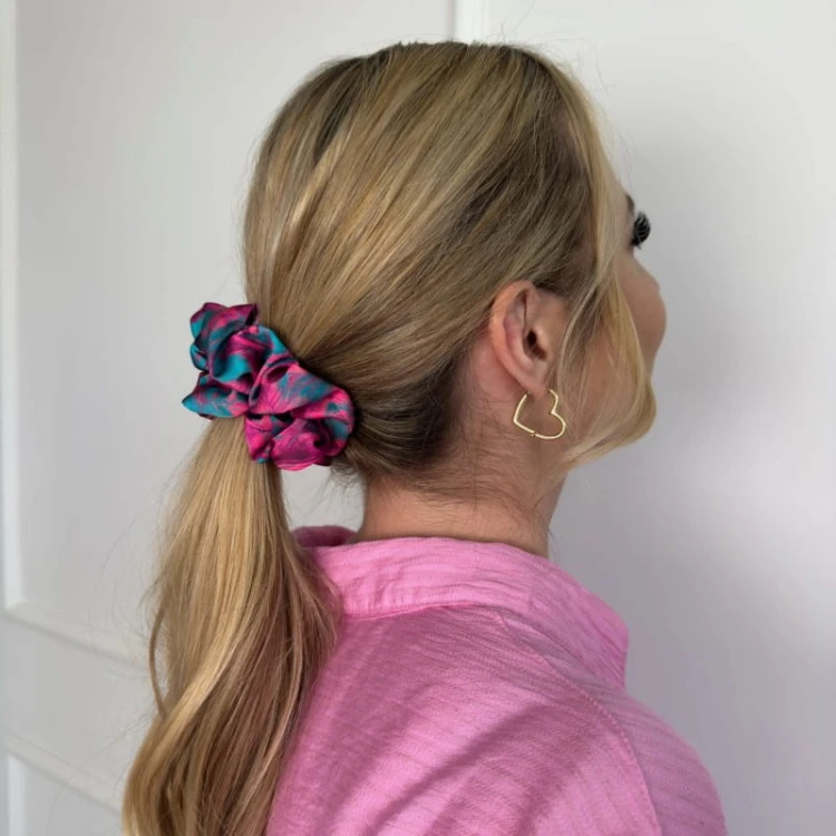 MEDIUM-SCRUNCHIE-ROSE-PINK (1).webp