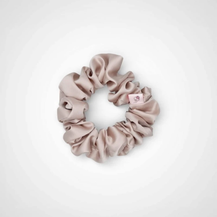 MEDIUM-SCRUNCHIE-BEIGE.webp