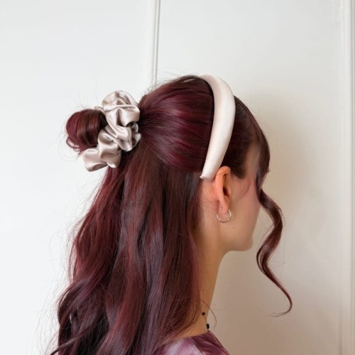 MEDIUM-SCRUNCHIE-BEIGE (1).webp