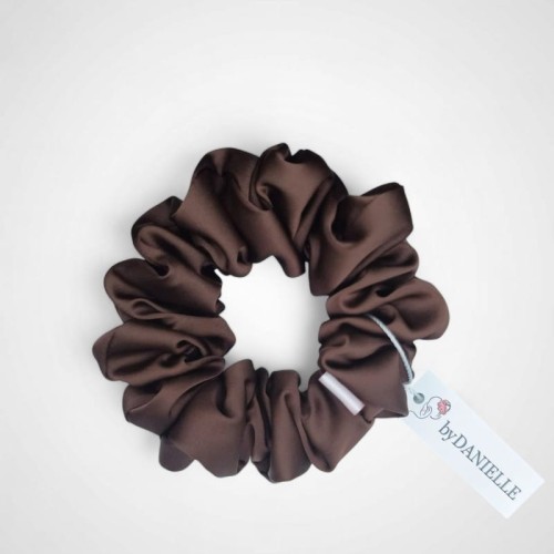MEDIUM-SCRUNCHIE-DARK-CHOCOLATE.webp