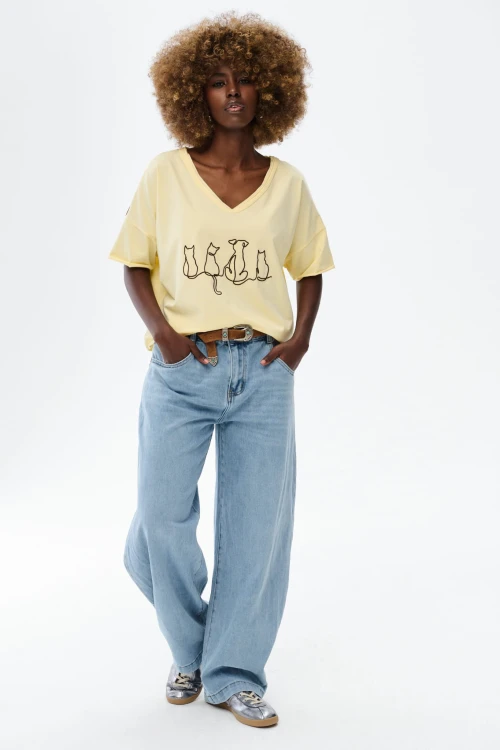 t-shirt_damski_zółty_haft_z_kotem_4.jpg