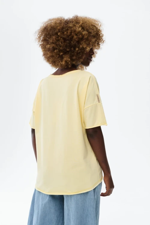 t-shirt_damski_zółty_haft_z_kotem_2.jpg