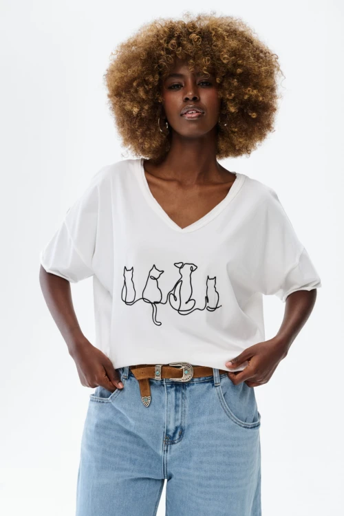 t-shirt_damski_biały_haft_z_kotem_1.jpg