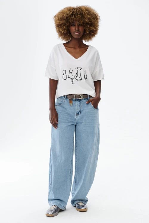 t-shirt_damski_biały_haft_z_kotem_2.jpg