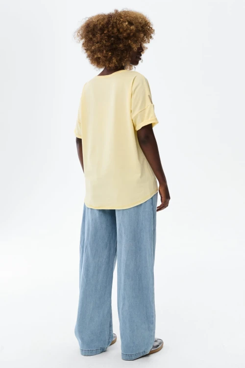 t-shirt_damski_pastelowyt_z_ozdobną_aplikacją_blue_shadow_2.jpg