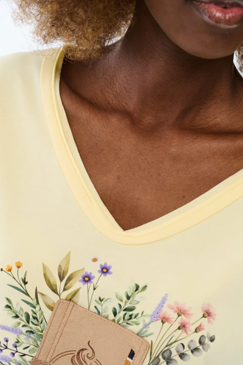 t-shirt_damski_pastelowyt_z_ozdobną_aplikacją_blue_shadow_3.jpg